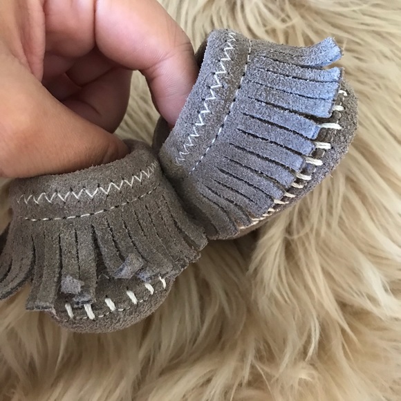 Minnetonka moccasins Size 0 - Picture 6 of 6